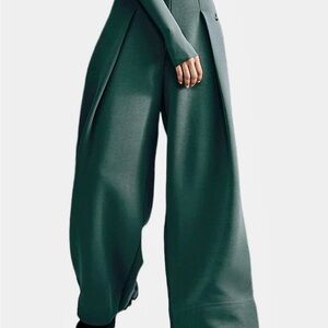 Nike High-Rise Full-Length Pants in Dark Green